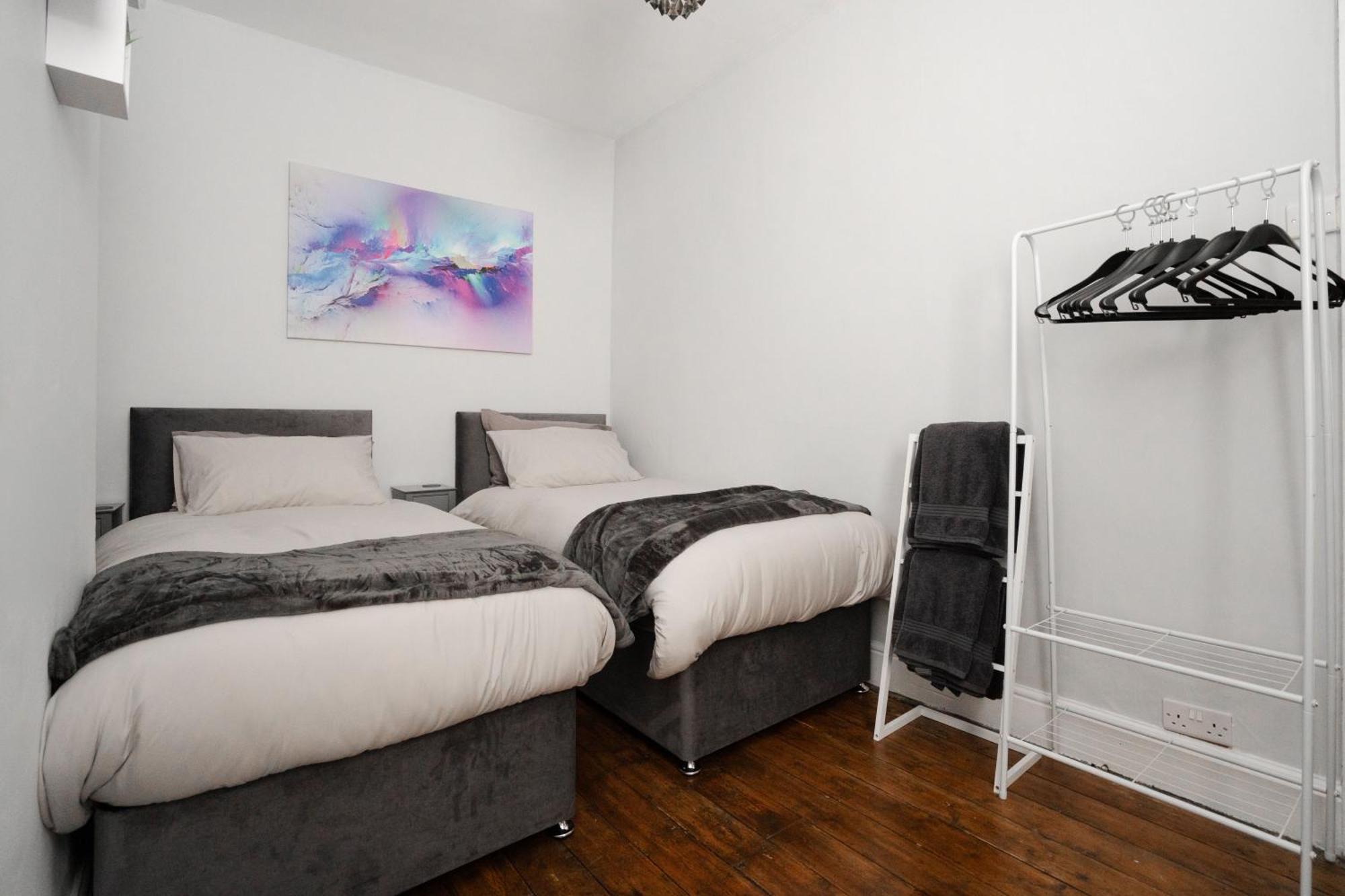 Swiss Haven - Spacious 3 Bedroom House Ліверпуль Екстер'єр фото