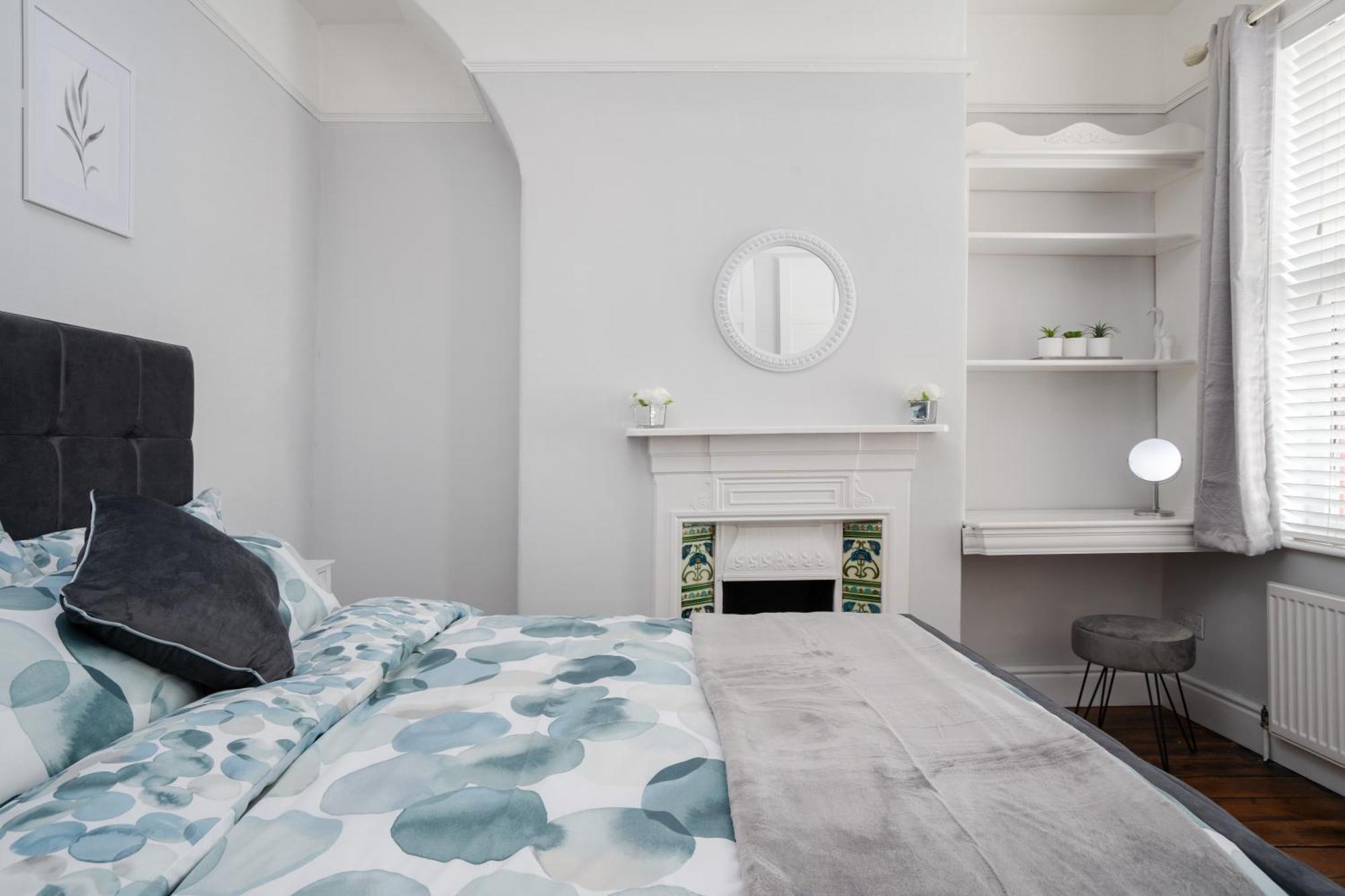 Swiss Haven - Spacious 3 Bedroom House Ліверпуль Екстер'єр фото
