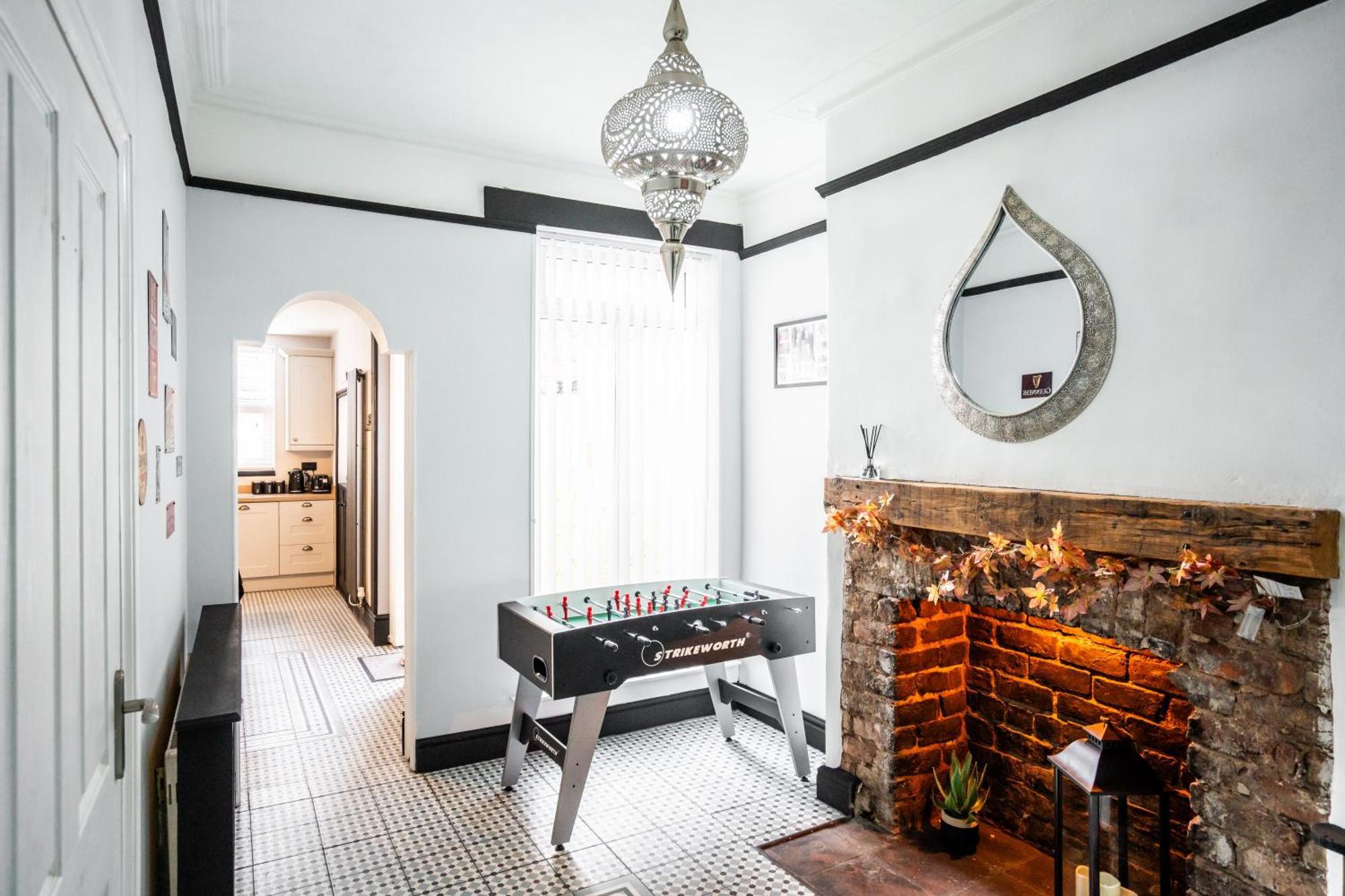 Swiss Haven - Spacious 3 Bedroom House Ліверпуль Екстер'єр фото