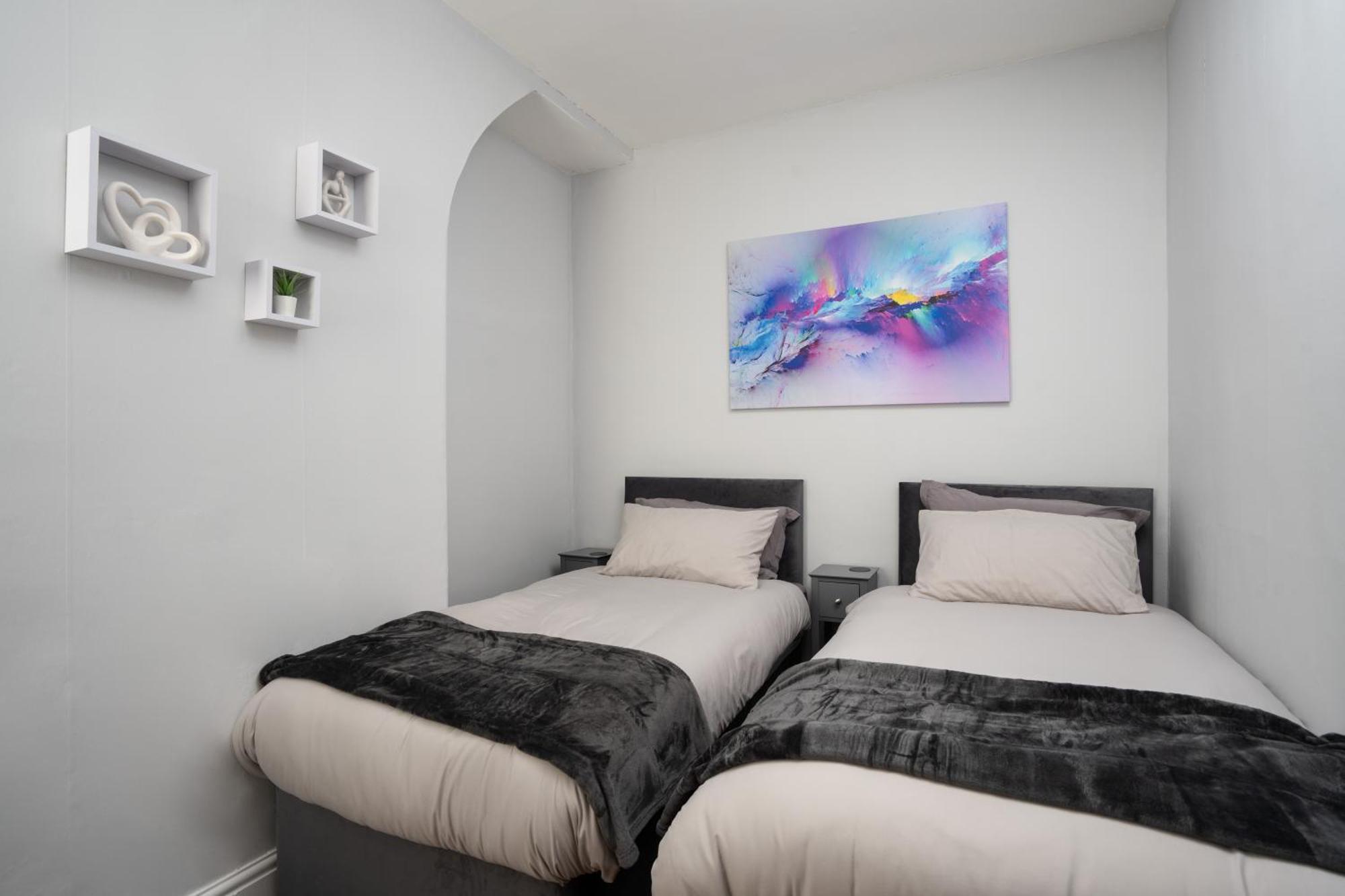 Swiss Haven - Spacious 3 Bedroom House Ліверпуль Екстер'єр фото